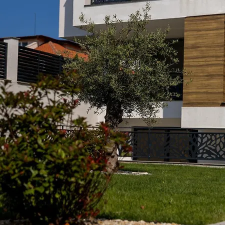 Rosehomes Maestra Complex Free Parking * Burgas